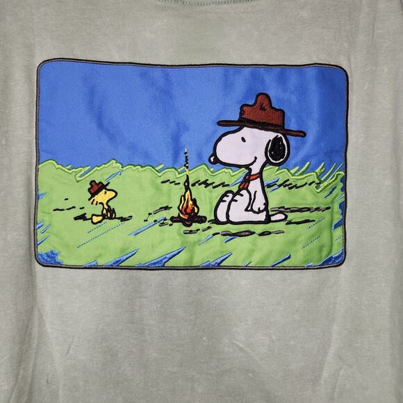 Snoopy and Woodstock men's medium green shirt - Picture 4 of 5